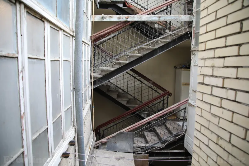 Satılır 3 otaqlı Mənzil Köhnə tikili 60 m² Səbail r. - şəkil 25