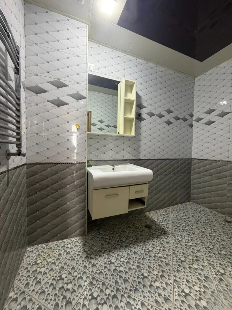 Satılır 2 otaqlı Mənzil Yeni tikili 90 m² Memar Əcəmi m. - şəkil 9