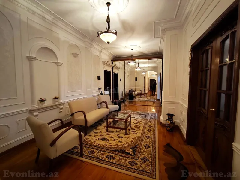 Kirayə verilir 4 otaqlı Mənzil Yeni tikili 200 m² 28 May m. - şəkil 3