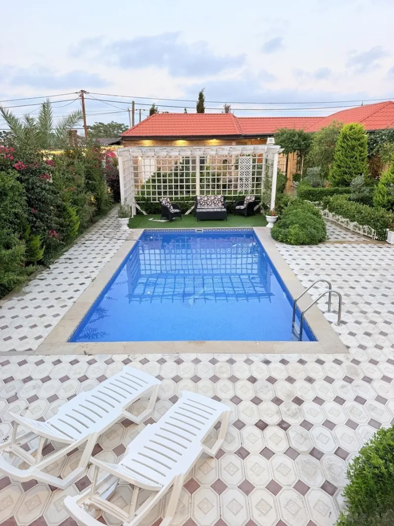 4 otaqlı Həyət evi 300 m² Mərdəkan Kirayə verilir