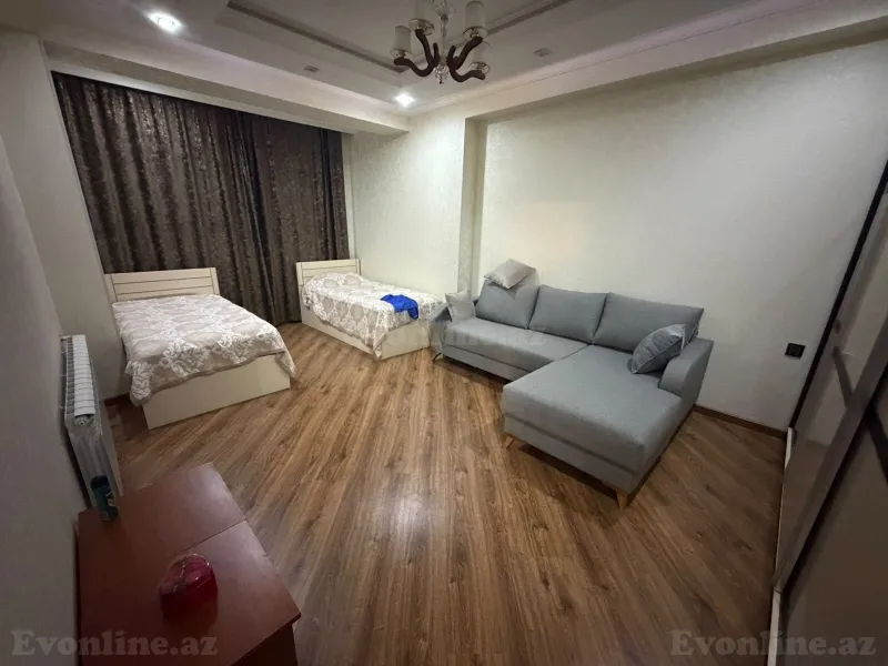 Satılır 4 otaqlı Mənzil Köhnə tikili 160 m² Səbail r. - şəkil 3