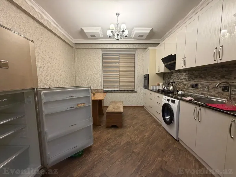 Satılır 4 otaqlı Mənzil Köhnə tikili 160 m² Səbail r. - şəkil 5