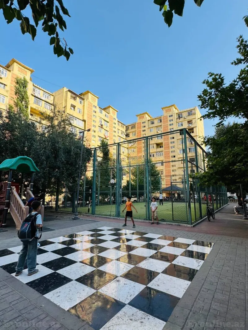 Satılır 3 otaqlı Mənzil Köhnə tikili 90 m² Yeni Yasamal