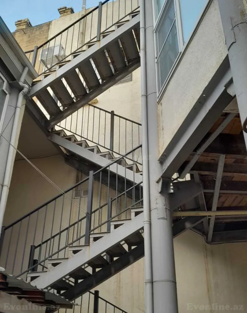 Kirayə verilir 2 otaqlı Mənzil Köhnə tikili 40 m² Sahil m. - şəkil 10