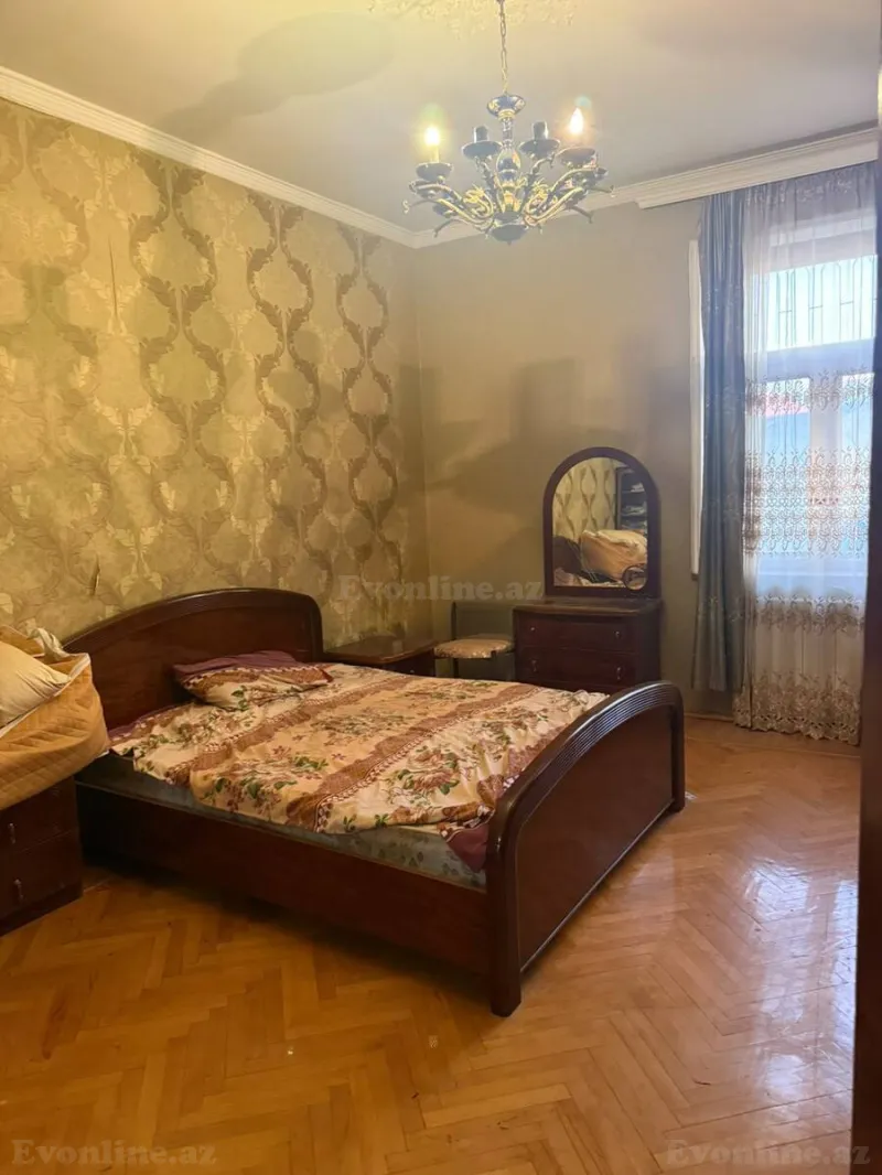 Satılır 4 otaqlı Mənzil Köhnə tikili 141 m² Nizami m. - şəkil 4