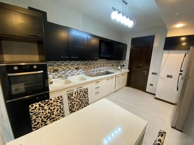 Kirayə verilir 4 otaqlı Mənzil Yeni tikili 180 m² Xətai r. - şəkil 13