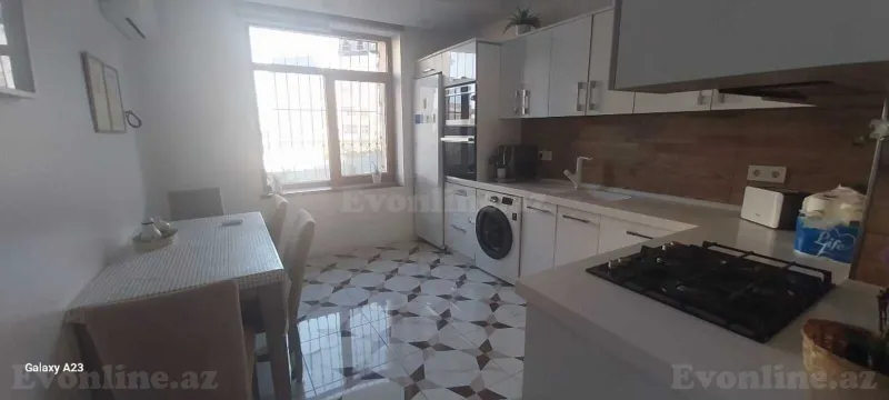 Satılır 4 otaqlı Mənzil Köhnə tikili 140 m² Bayıl - şəkil 2
