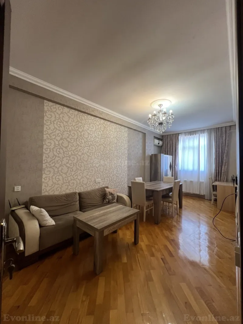 2 otaqlı Mənzil 86 m² İnşaatçılar m. Satılır