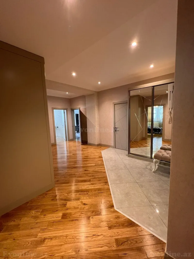 Satılır 4 otaqlı Mənzil Yeni tikili 195 m² Nizami m. - şəkil 9