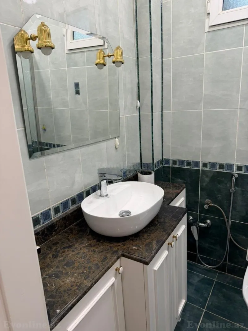 Kirayə verilir 2 otaqlı Mənzil Köhnə tikili 65 m² Nizami m. - şəkil 5