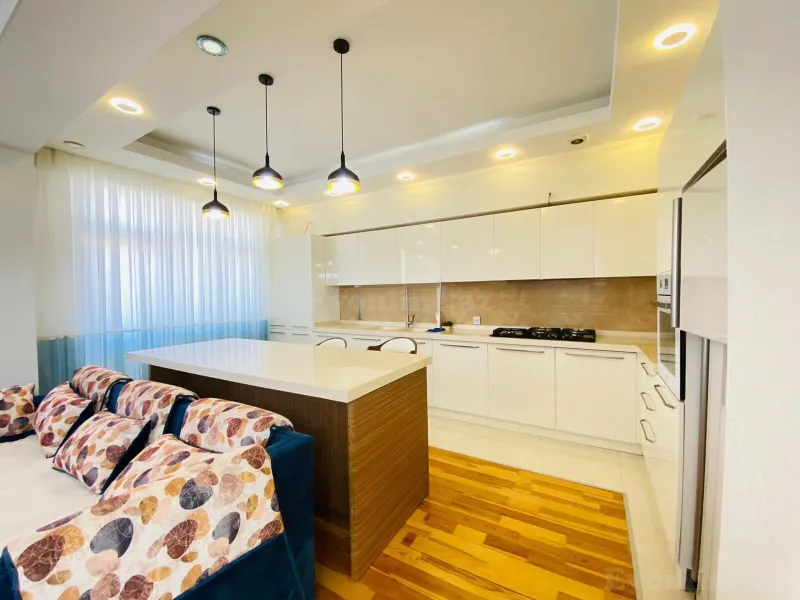 Kirayə verilir 3 otaqlı Mənzil Yeni tikili 160 m² Badamdar - şəkil 9
