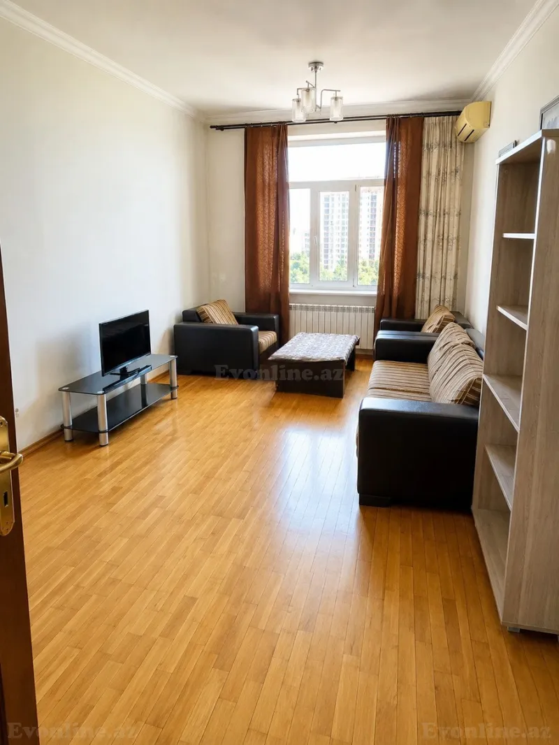 2 otaqlı Mənzil 83 m² 8 Noyabr m. Satılır