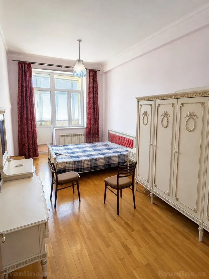 Satılır 2 otaqlı Mənzil Yeni tikili 83 m² 8 Noyabr m. - şəkil 3