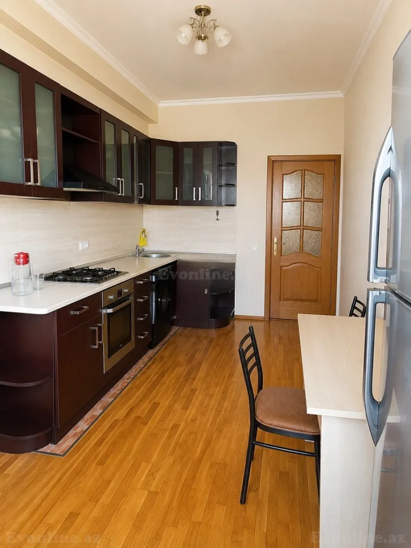 Satılır 2 otaqlı Mənzil Yeni tikili 83 m² 8 Noyabr m. - şəkil 5