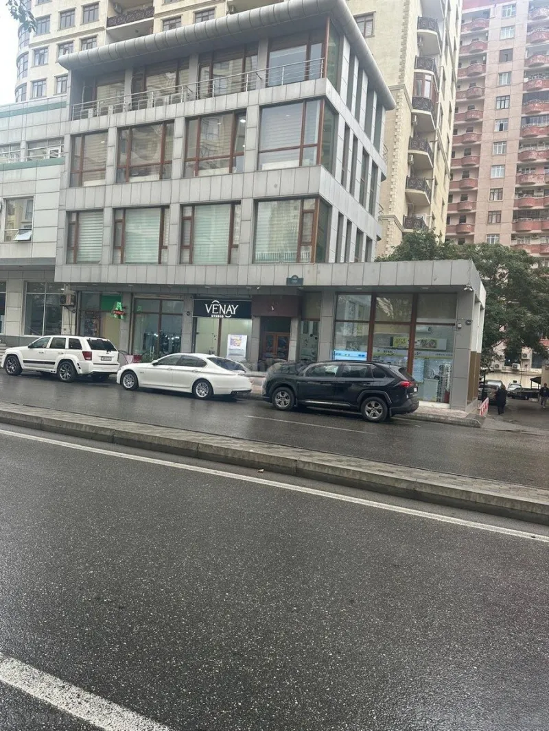 Kirayə verilir Ofis 85 m² Gənclik m.