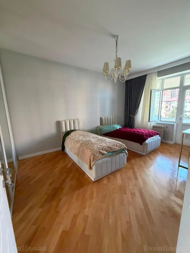 Kirayə verilir 3 otaqlı Mənzil Köhnə tikili 110 m² Nizami r. - şəkil 2