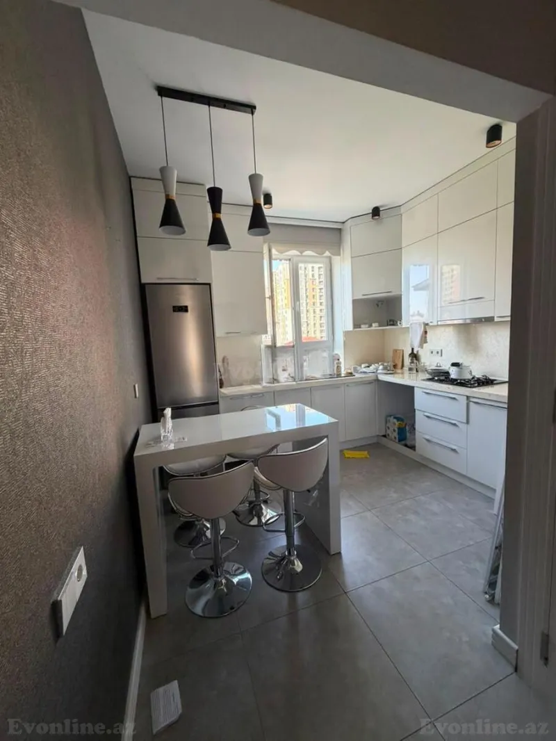 Kirayə verilir 3 otaqlı Mənzil Köhnə tikili 110 m² Nizami r. - şəkil 3