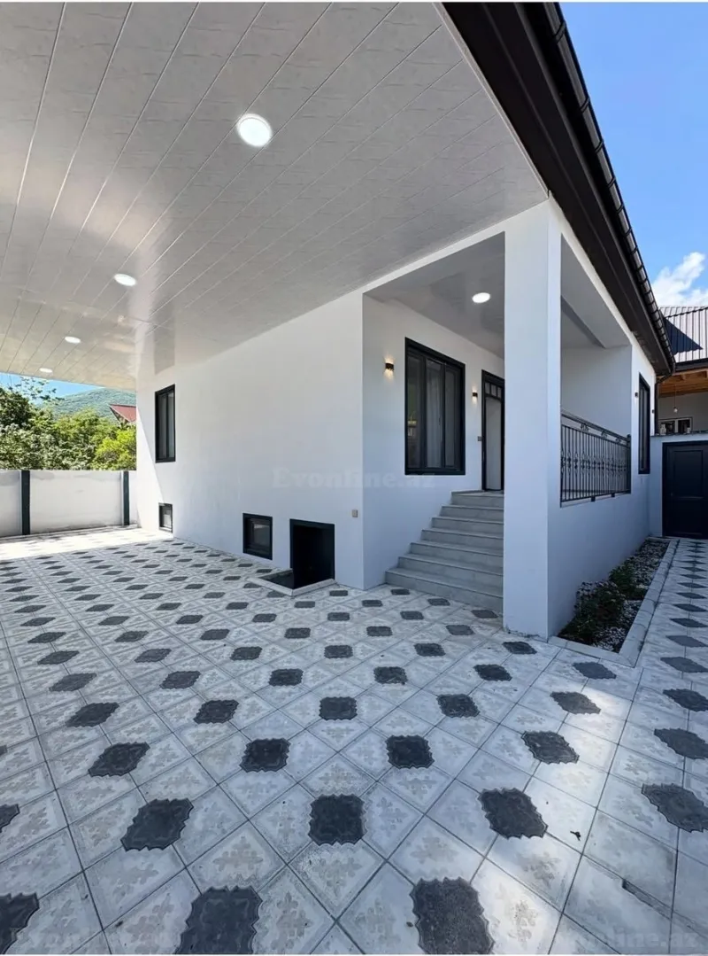 Satılır 3 otaqlı Həyət evi 100 m² Şəki