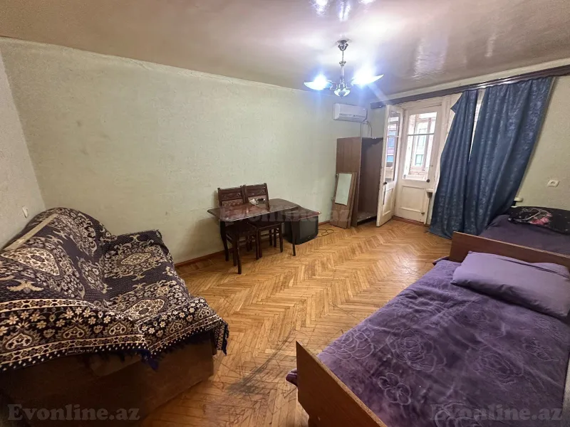Kirayə verilir 1 otaqlı Mənzil Köhnə tikili 40 m² Elmlər Akademiyası m.