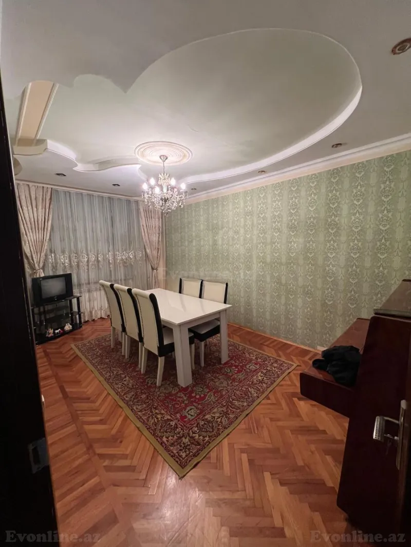 3 otaqlı Mənzil 85 m² 7-ci mikrorayon Satılır