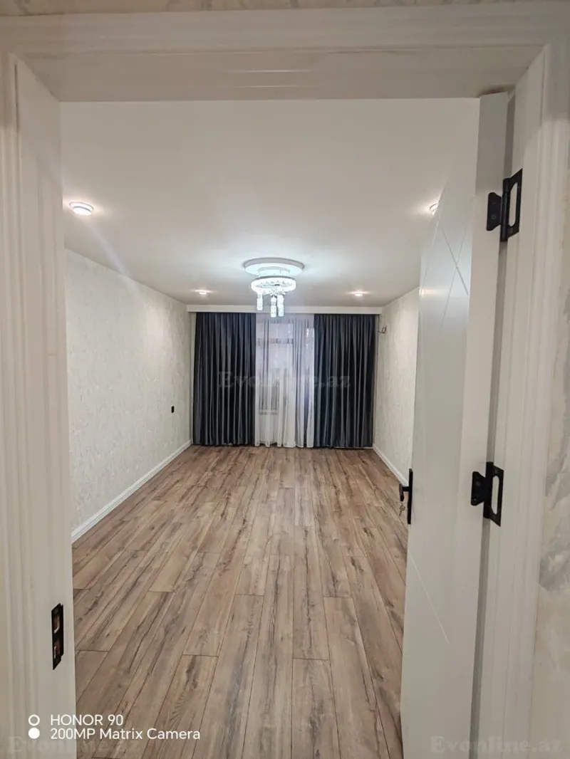 Satılır 3 otaqlı Mənzil Köhnə tikili 80 m² Elmlər Akademiyası m.
