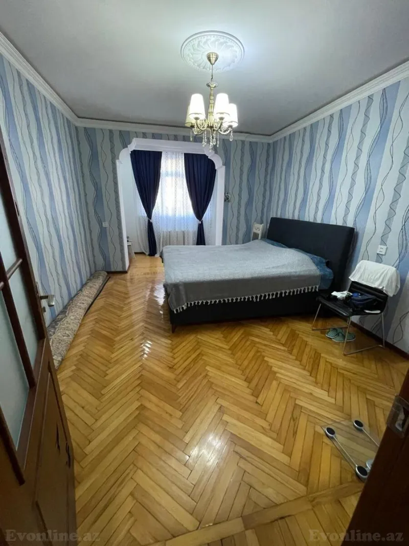 Satılır 4 otaqlı Mənzil Köhnə tikili 115 m² Həzi Aslanov m.