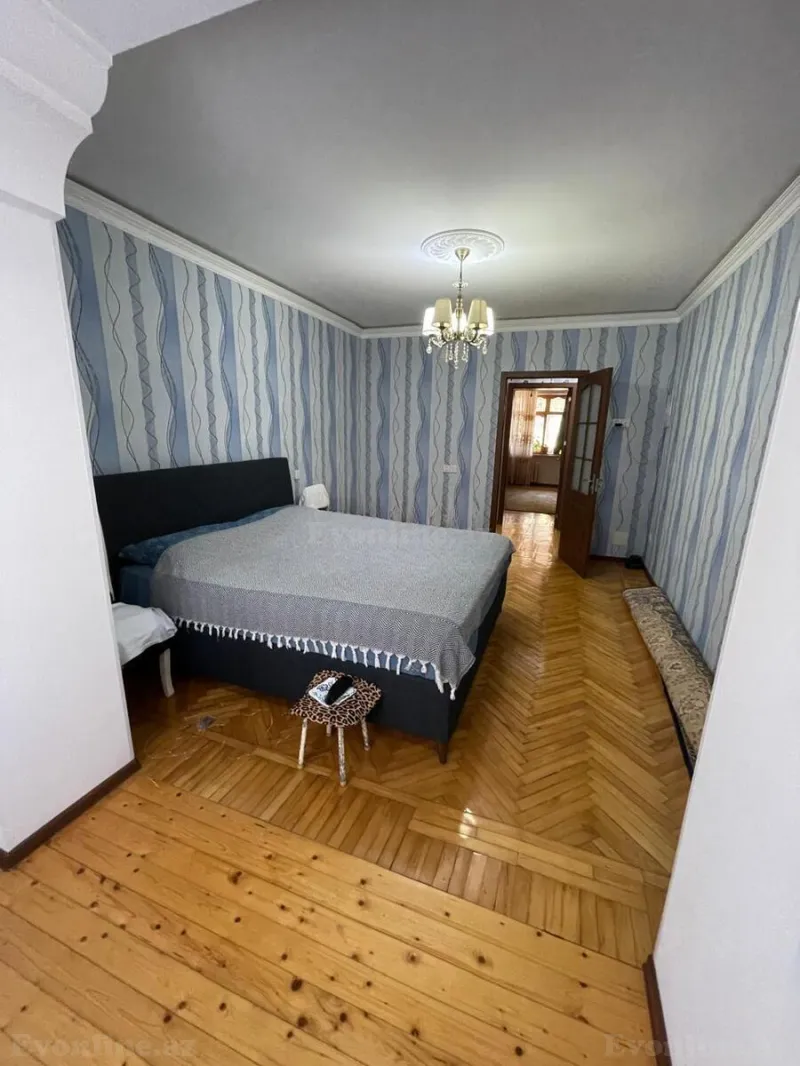 Satılır 4 otaqlı Mənzil Köhnə tikili 115 m² Həzi Aslanov m. - şəkil 2
