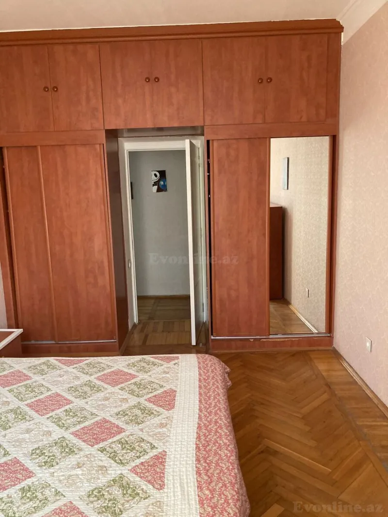 Satılır 3 otaqlı Mənzil Köhnə tikili 61 m² Nəriman Nərimanov m.