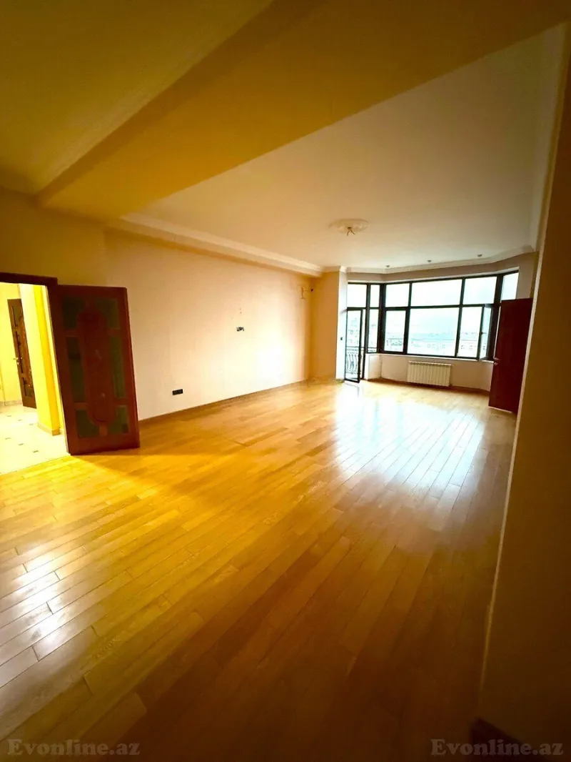 Satılır 3 otaqlı Mənzil Yeni tikili 140 m² Sahil m.