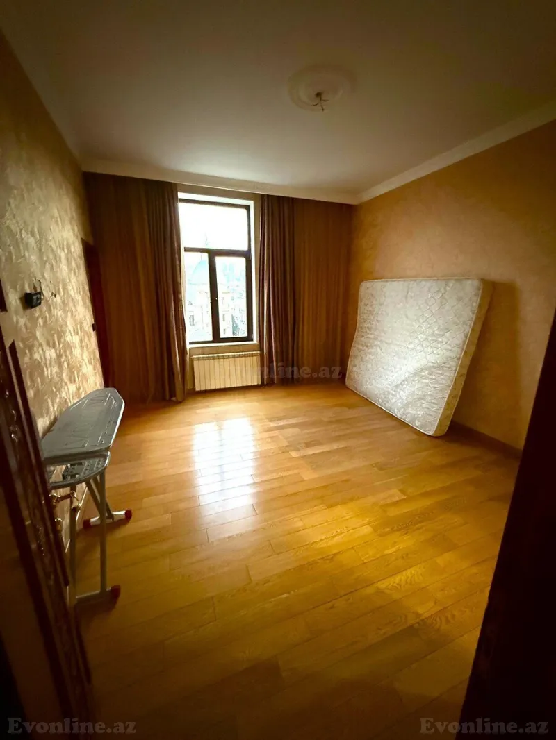 Satılır 3 otaqlı Mənzil Yeni tikili 140 m² Sahil m. - şəkil 4