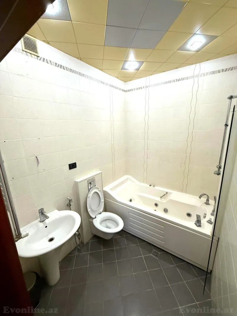 Satılır 3 otaqlı Mənzil Yeni tikili 140 m² Sahil m. - şəkil 13
