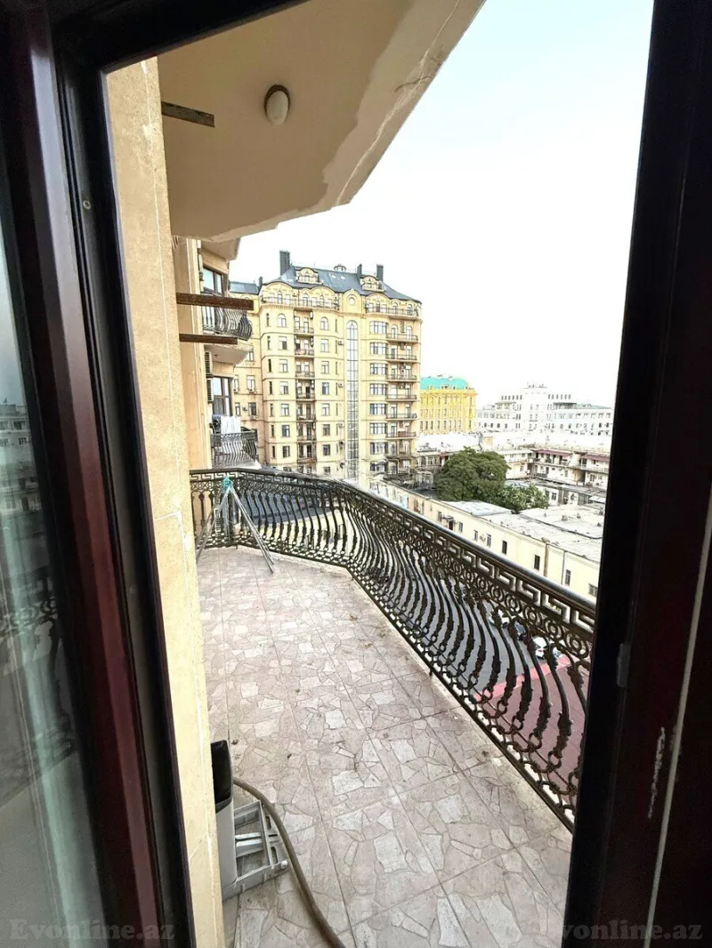Satılır 3 otaqlı Mənzil Yeni tikili 140 m² Sahil m. - şəkil 15
