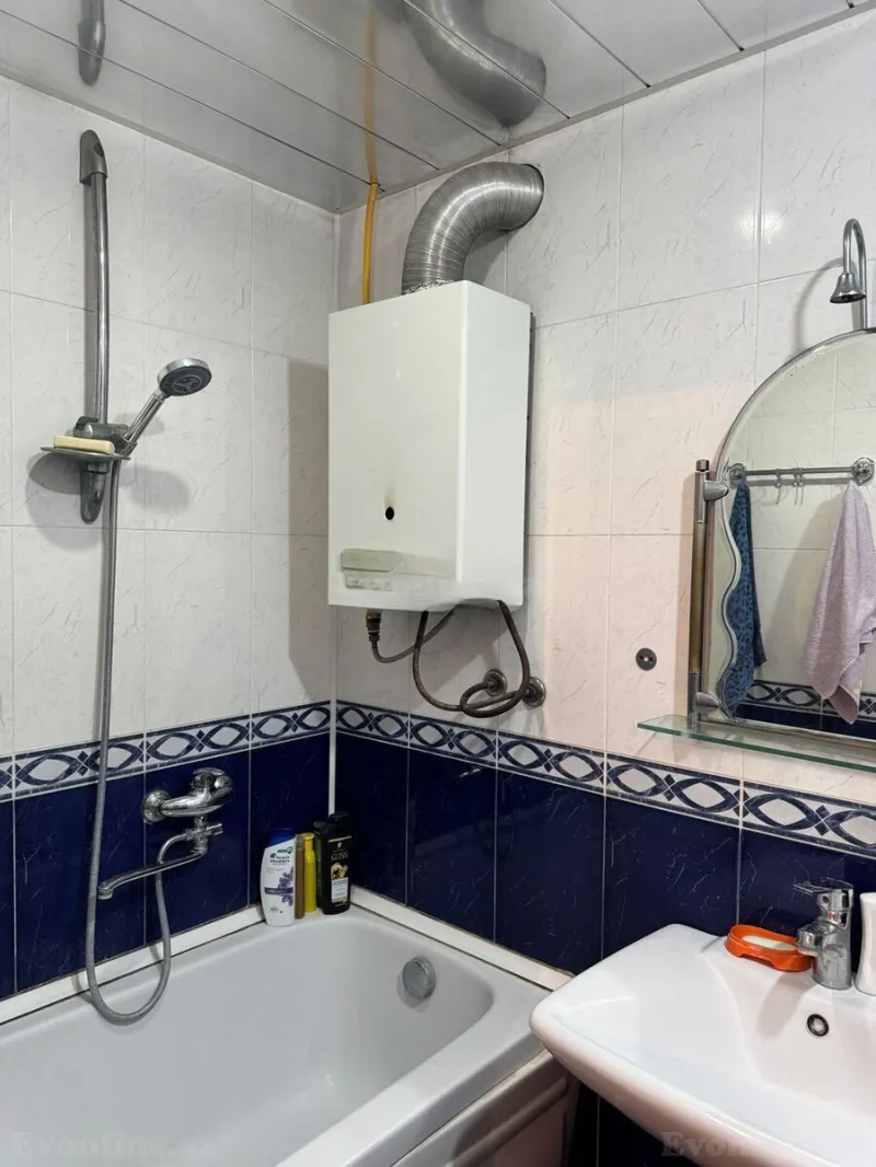 Satılır 4 otaqlı Mənzil Köhnə tikili 85 m² Yasamal r. - şəkil 15
