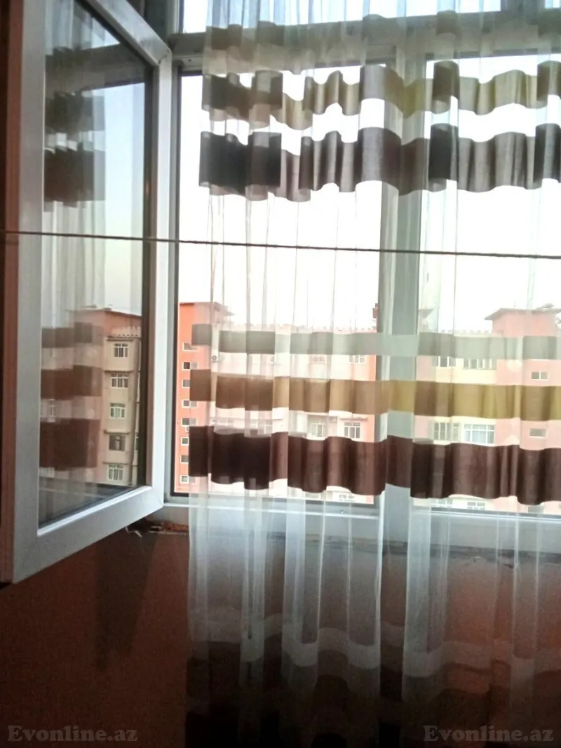 Satılır 1 otaqlı Mənzil Köhnə tikili 45 m² Yeni Günəşli - şəkil 4