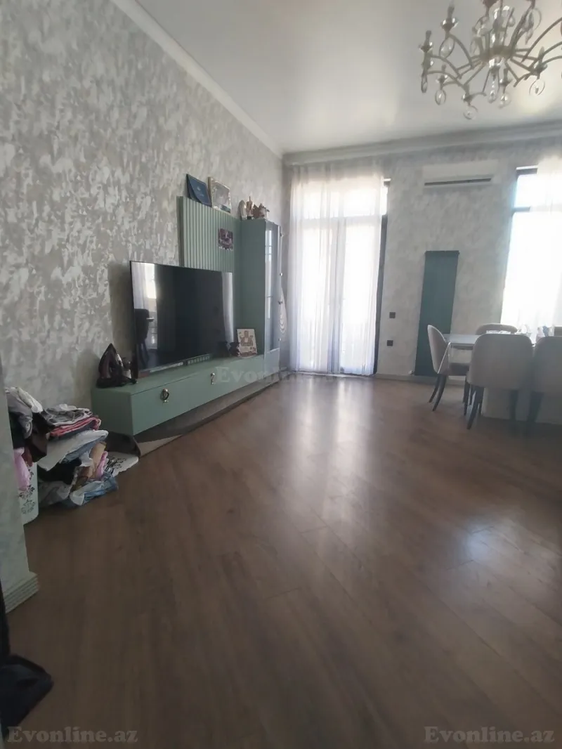 Satılır 3 otaqlı Mənzil Köhnə tikili 117 m² Səbail r. - şəkil 2
