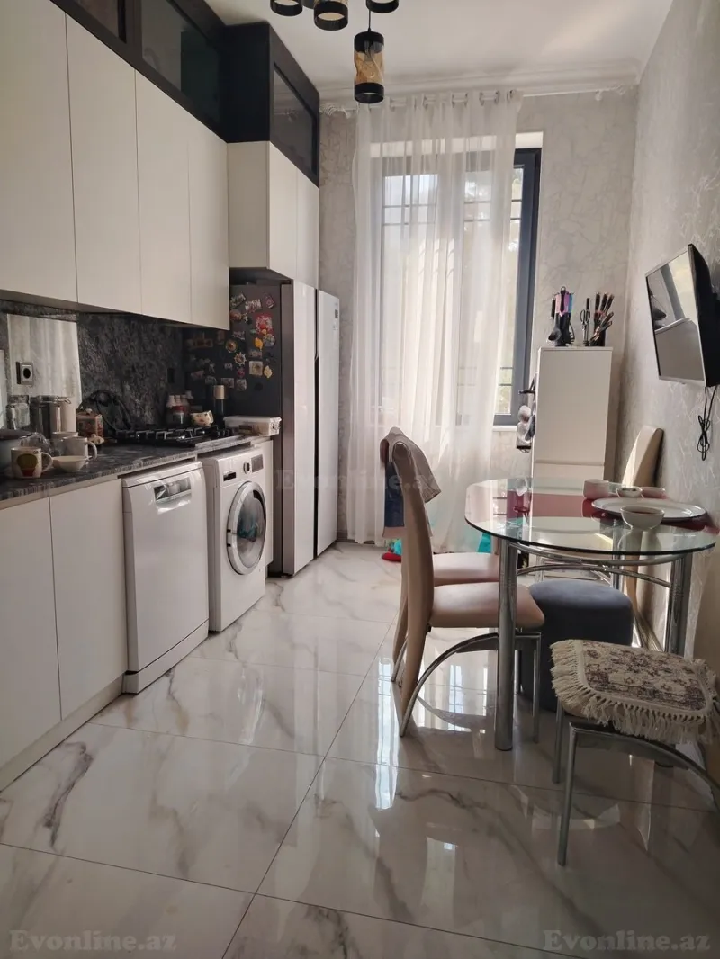Satılır 3 otaqlı Mənzil Köhnə tikili 117 m² Səbail r. - şəkil 5