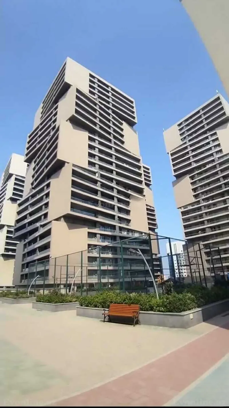 Satılır 3 otaqlı Mənzil Yeni tikili 148 m² 8 Noyabr m. - şəkil 2