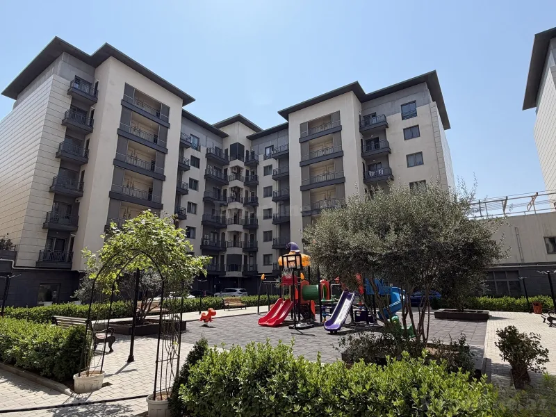 Satılır 4 otaqlı Mənzil Yeni tikili 150 m² Xətai r. - şəkil 2