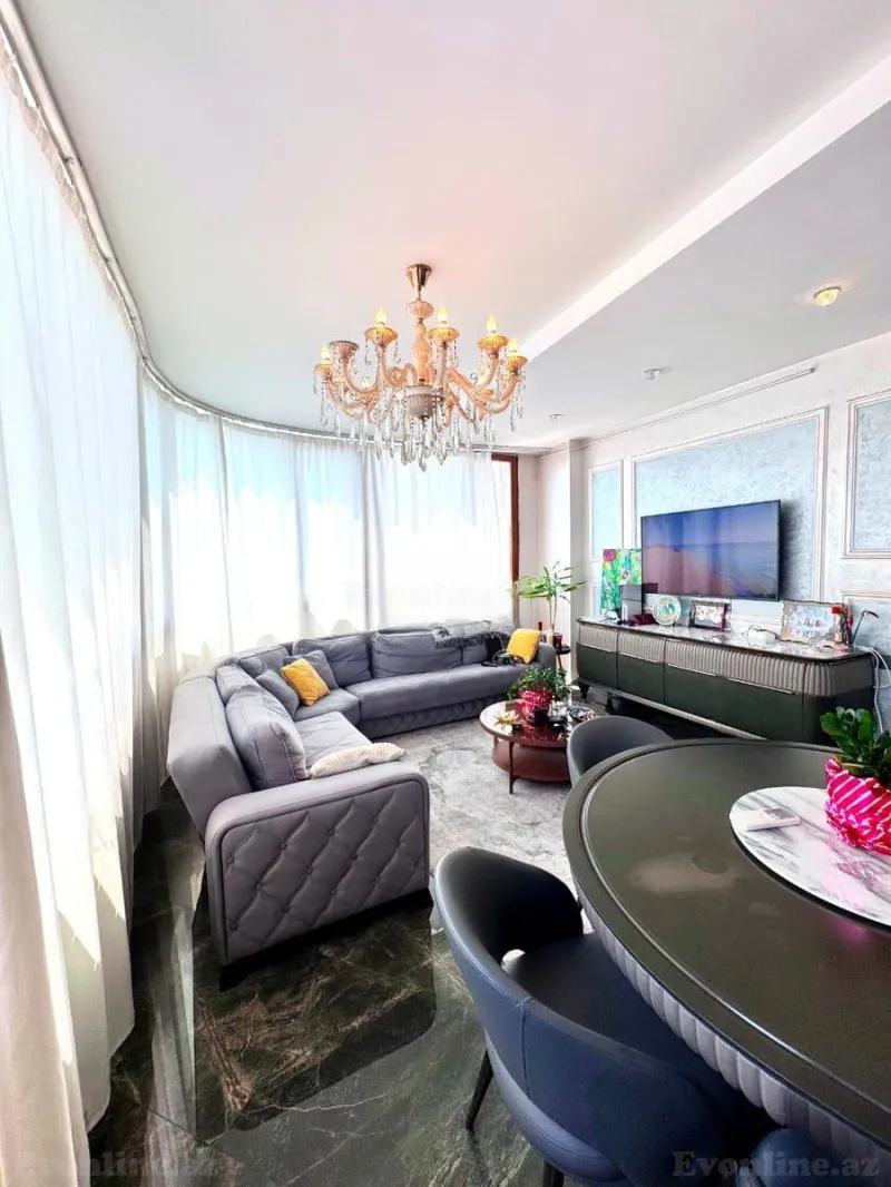 4 otaqlı Mənzil 175.5 m² Nizami m. Satılır