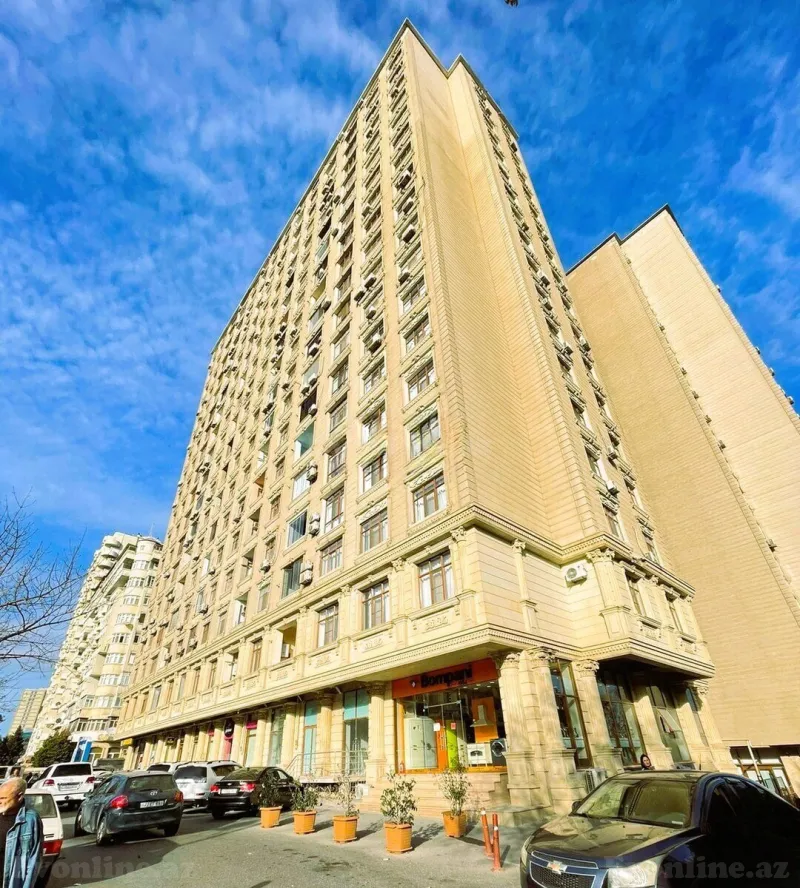 3 otaqlı Mənzil 76 m² İnşaatçılar m. Kirayə verilir