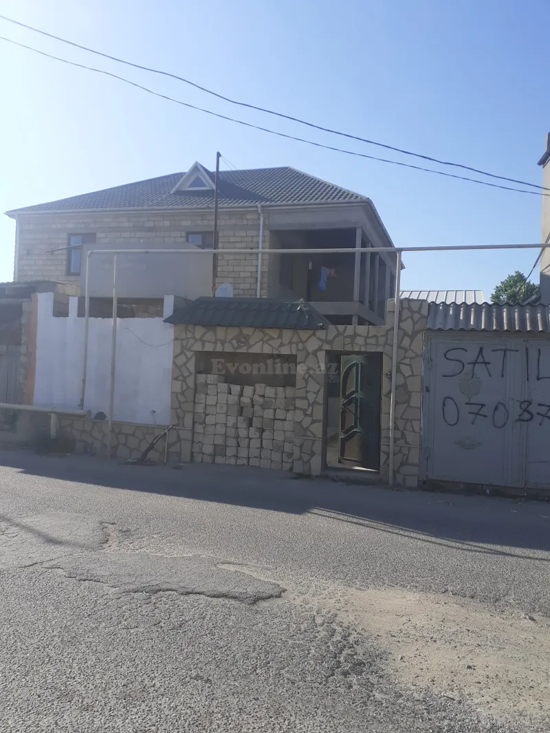 8 otaqlı Həyət evi 250 m² Novxanı Satılır