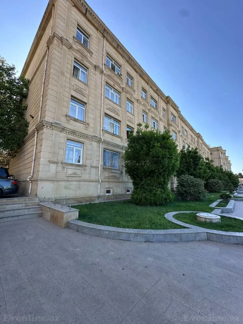 Satılır 2 otaqlı Mənzil Köhnə tikili 40 m² Gənclik m. - şəkil 13