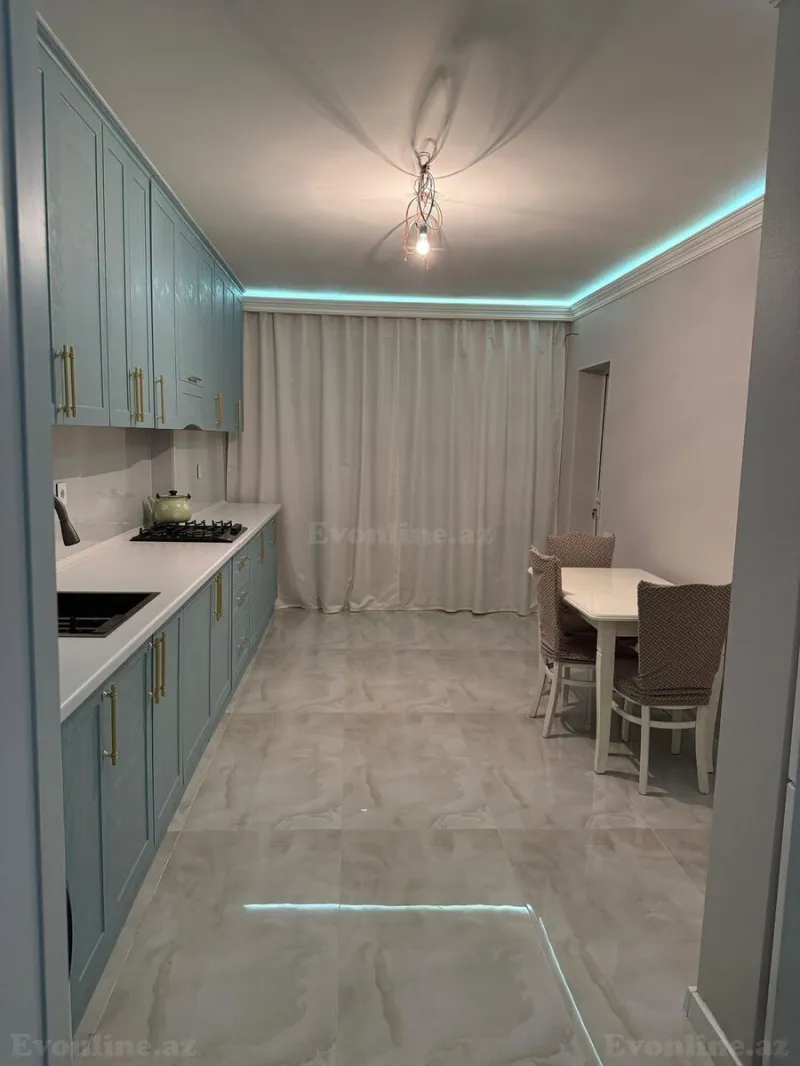 Satılır 5 otaqlı Mənzil Köhnə tikili 120 m² Xalqlar Dostluğu m.