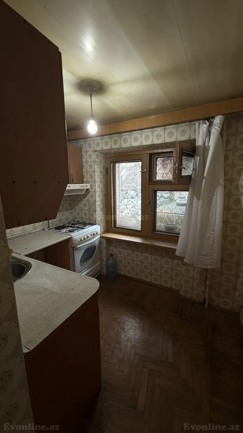 Kirayə verilir 2 otaqlı Mənzil Köhnə tikili 60 m² Neftçilər m. - şəkil 3