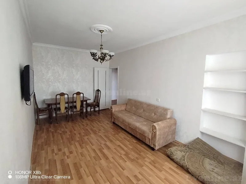 3 otaqlı Mənzil 80 m² Memar Əcəmi m. Kirayə verilir