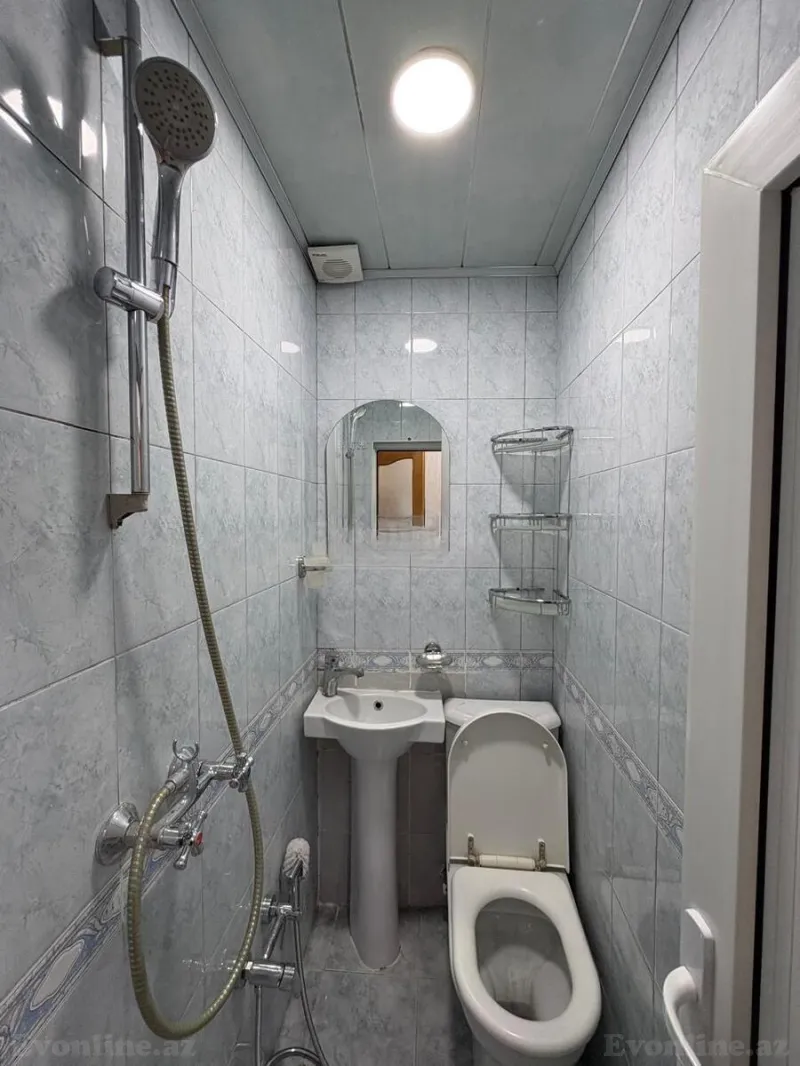 Satılır 3 otaqlı Mənzil Köhnə tikili 70 m² Səbail r. - şəkil 12