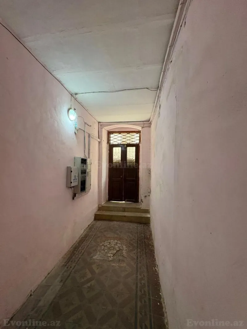 Satılır 3 otaqlı Mənzil Köhnə tikili 70 m² Səbail r. - şəkil 13