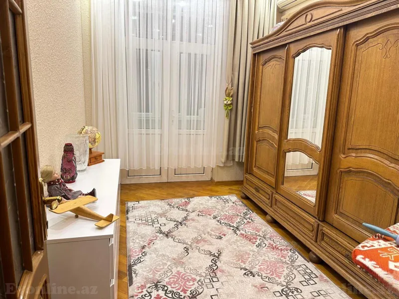 Satılır 3 otaqlı Mənzil Köhnə tikili 90 m² Nəsimi r. - şəkil 6