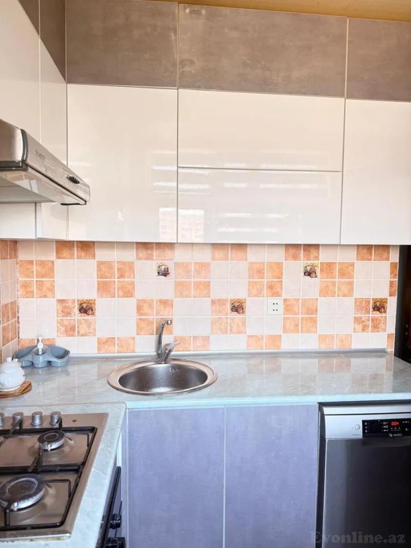 Satılır 2 otaqlı Mənzil Köhnə tikili 65 m² Əhmədli m. - şəkil 18