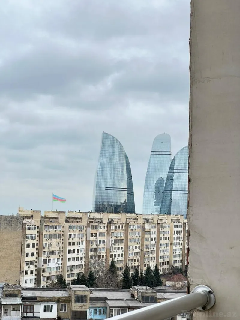 3 otaqlı Mənzil 147 m² Elmlər Akademiyası m. Satılır